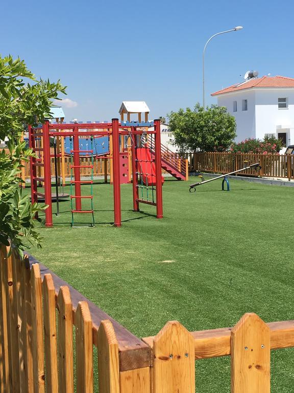 Mythical Sands Resort - Antonios Paralimni Esterno foto