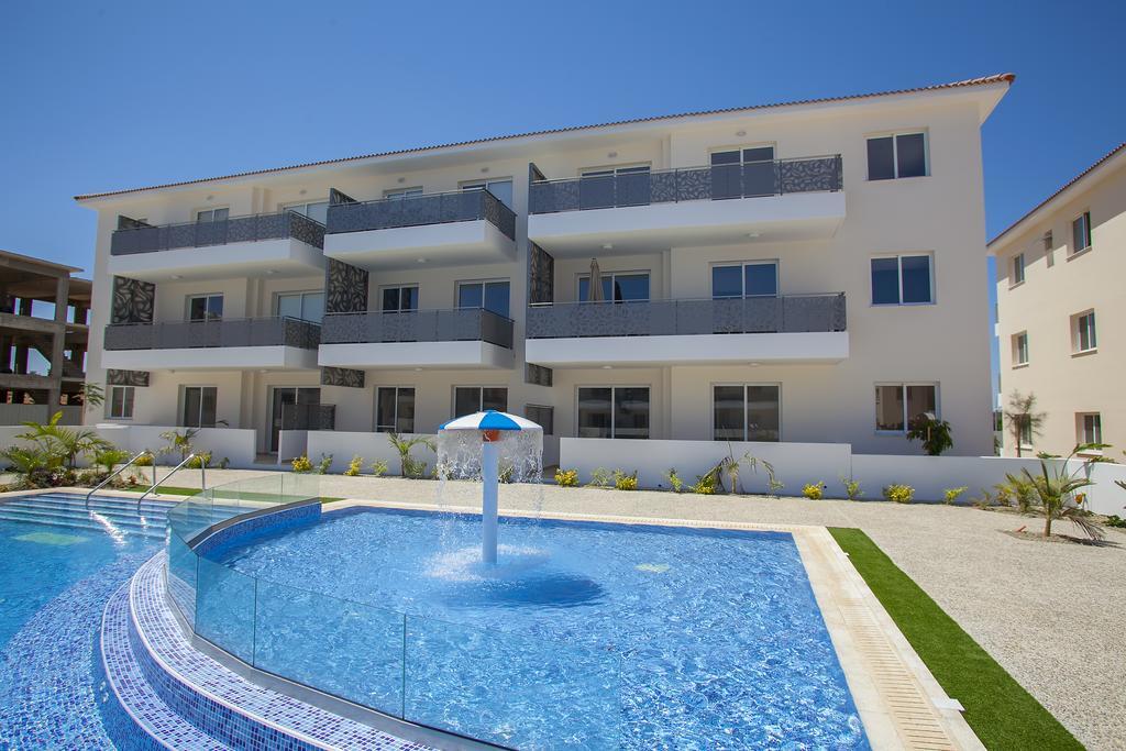 Mythical Sands Resort - Antonios Paralimni Esterno foto