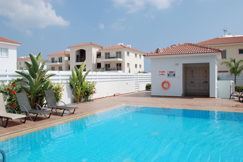 Mythical Sands Resort - Antonios Paralimni Esterno foto